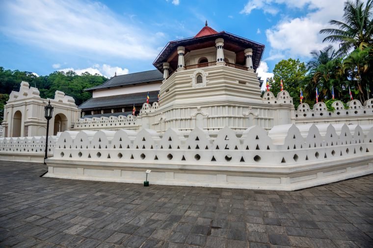 temple-of-the-sacred-tooth-relic